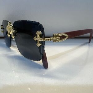 Luxury Gold and Black Sunglasses